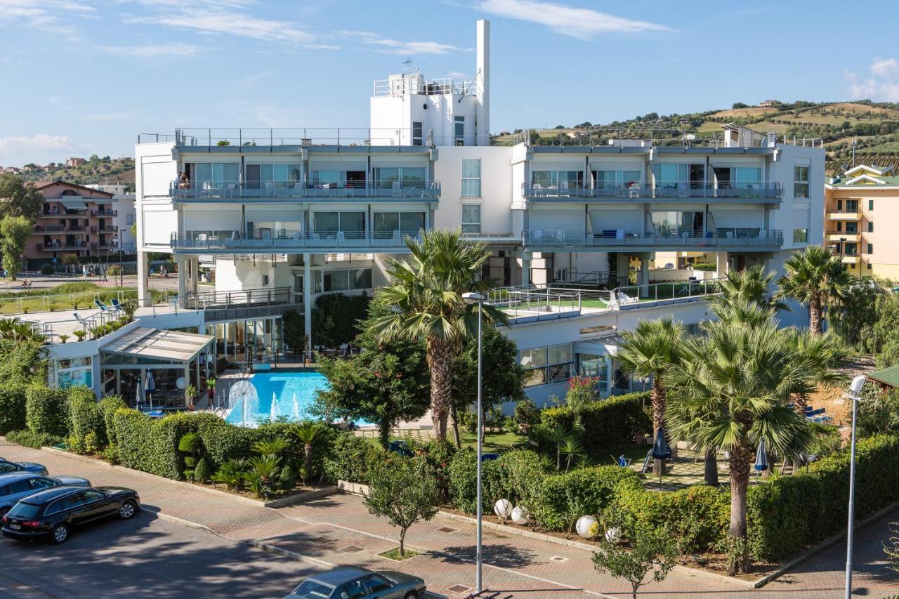Seapark Spa Resort Giulianova Exterior photo